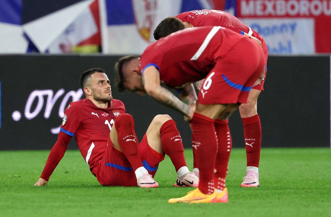 Filip Kostic, futbolista de la selección serbia en Gelsenkirchen,Alemania. EFE/EPA/CHRISTOPHER NEUNDORF