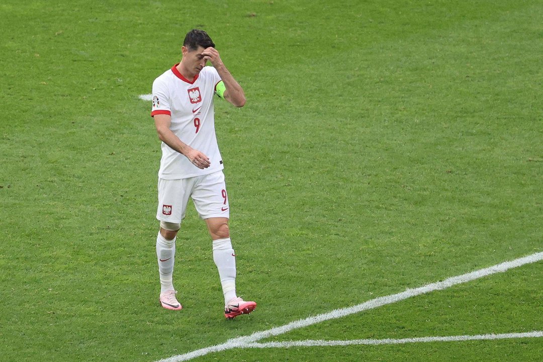 El delantero polaco Robert Lewandowski en Berlín, Alemania. EFE/EPA/ABEDIN TAHERKENAREH