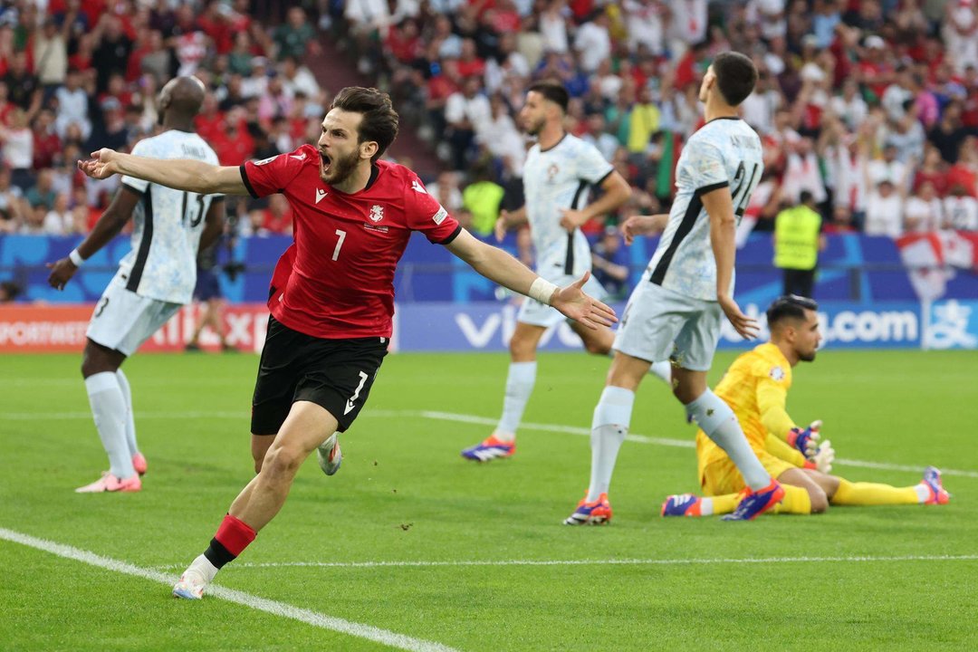 El georgiano Khvicha Kvaratskhelia, celebra el 1-0 a Portugal en Gelsenkirchen, Alemania EFE/EPA/FRIEDEMANN VOGEL