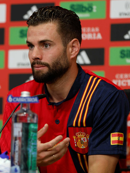 Nacho interviene en la rueda de prensa posterior al entrenamiento que celebró la selección española de fútbol de cara a su próximo choque de octavos de final contra Georgia el próximo domingo, en la localidad alemana de Donaueschingen, este jueves. El club saudí Al Qadisiyah anunció este jueves el fichaje de Nacho, ex del Real Madrid, por dos temporadas. EFE/ J.j. Guillén