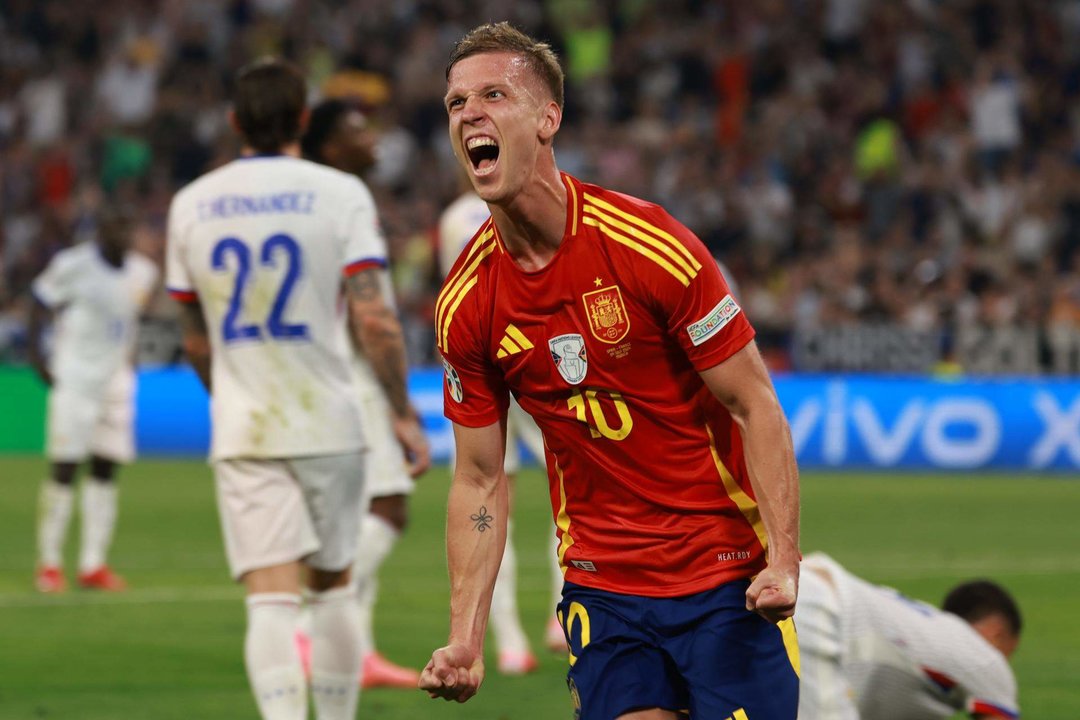 Daniel Olmo durante el partido de semifinales de la Eurocopa de fútbol que España y Francia disputan este martes en Múnich.  EFE/EPA/CLEMENS BILAN