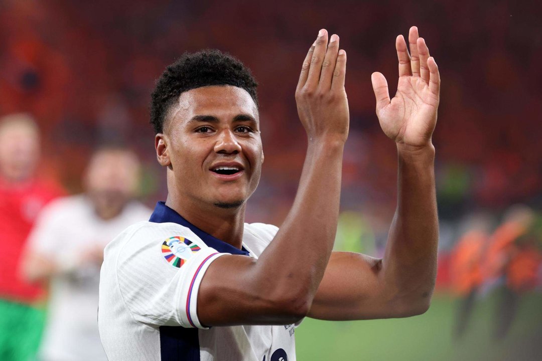 Oliver Watkins durante la primera parte de la segunda semiifnal de la Eurocopa entre Países Bajos e Inglaterra en Dortmund, Alemania) EFE/EPA/CHRISTOPHER NEUNDORF